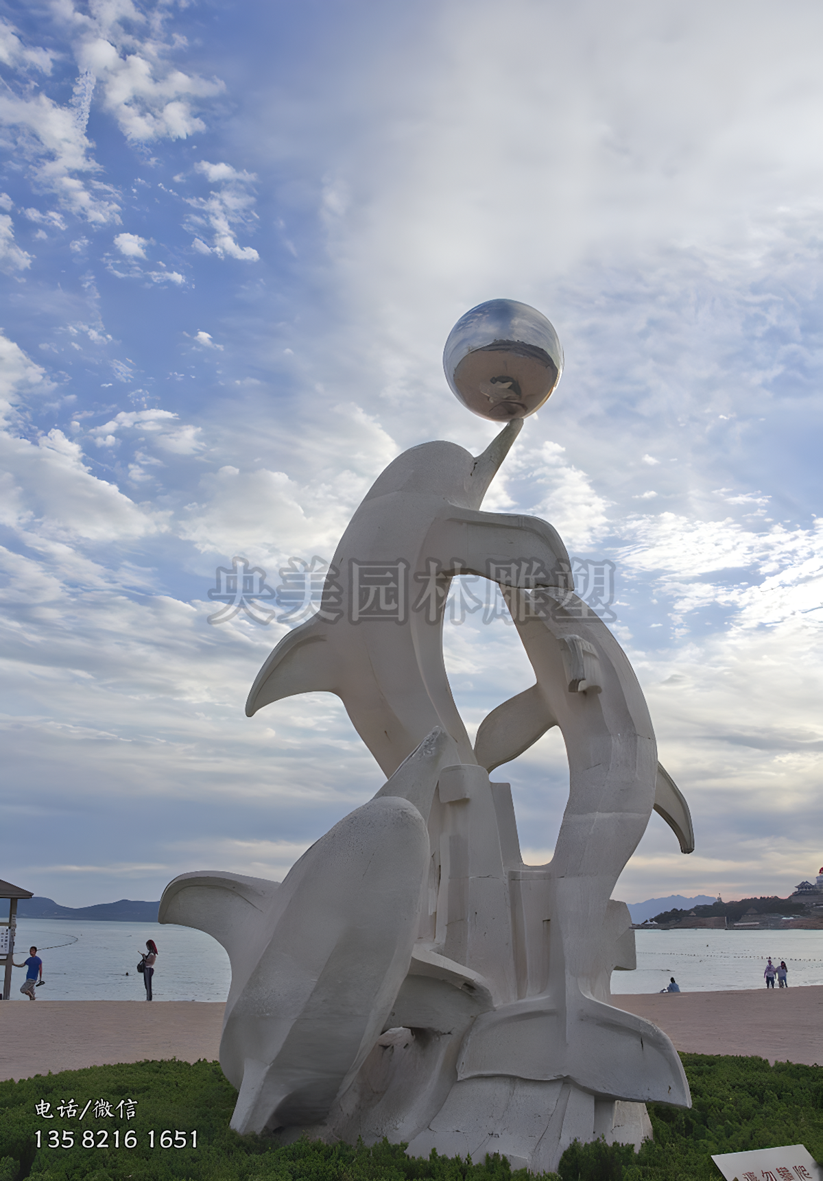 顶球海豚景观雕塑