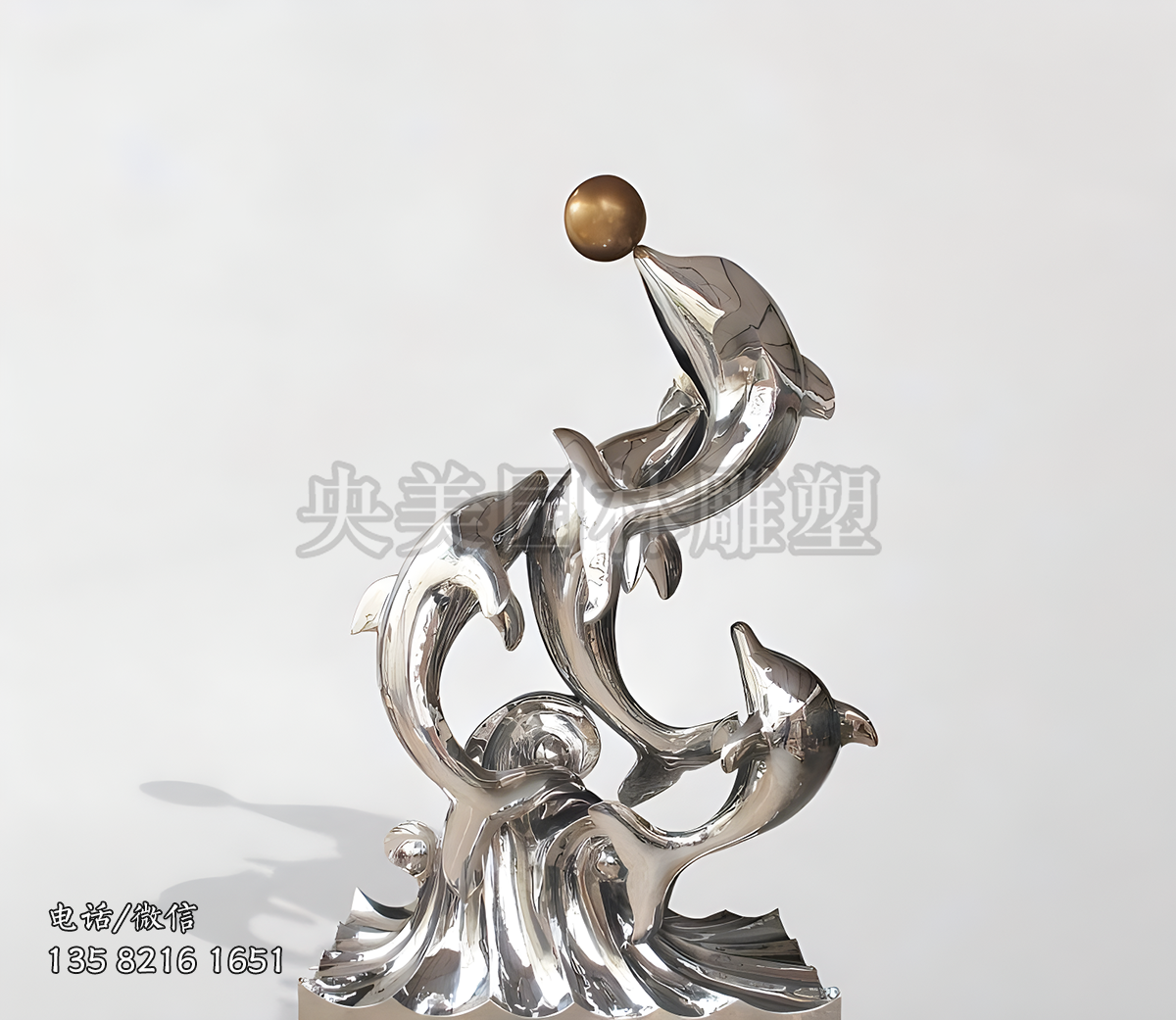 抢球的海豚不锈钢景观雕塑