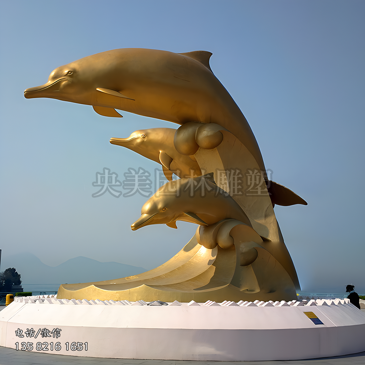 不锈钢喷漆海豚雕塑