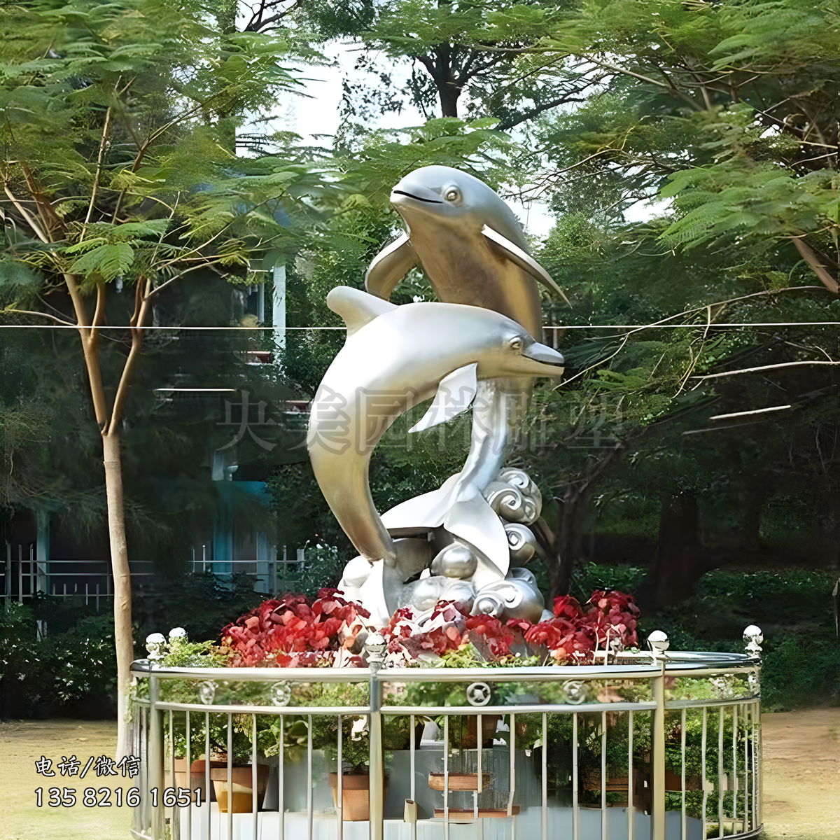 两只不锈钢海豚雕塑