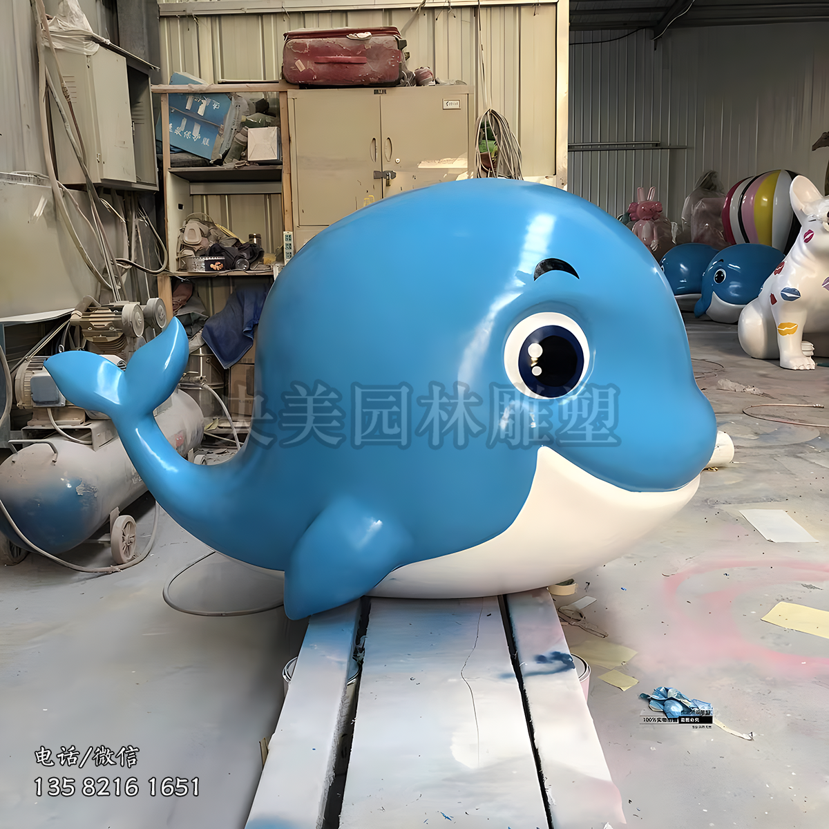 卡通鲸鱼造型雕塑