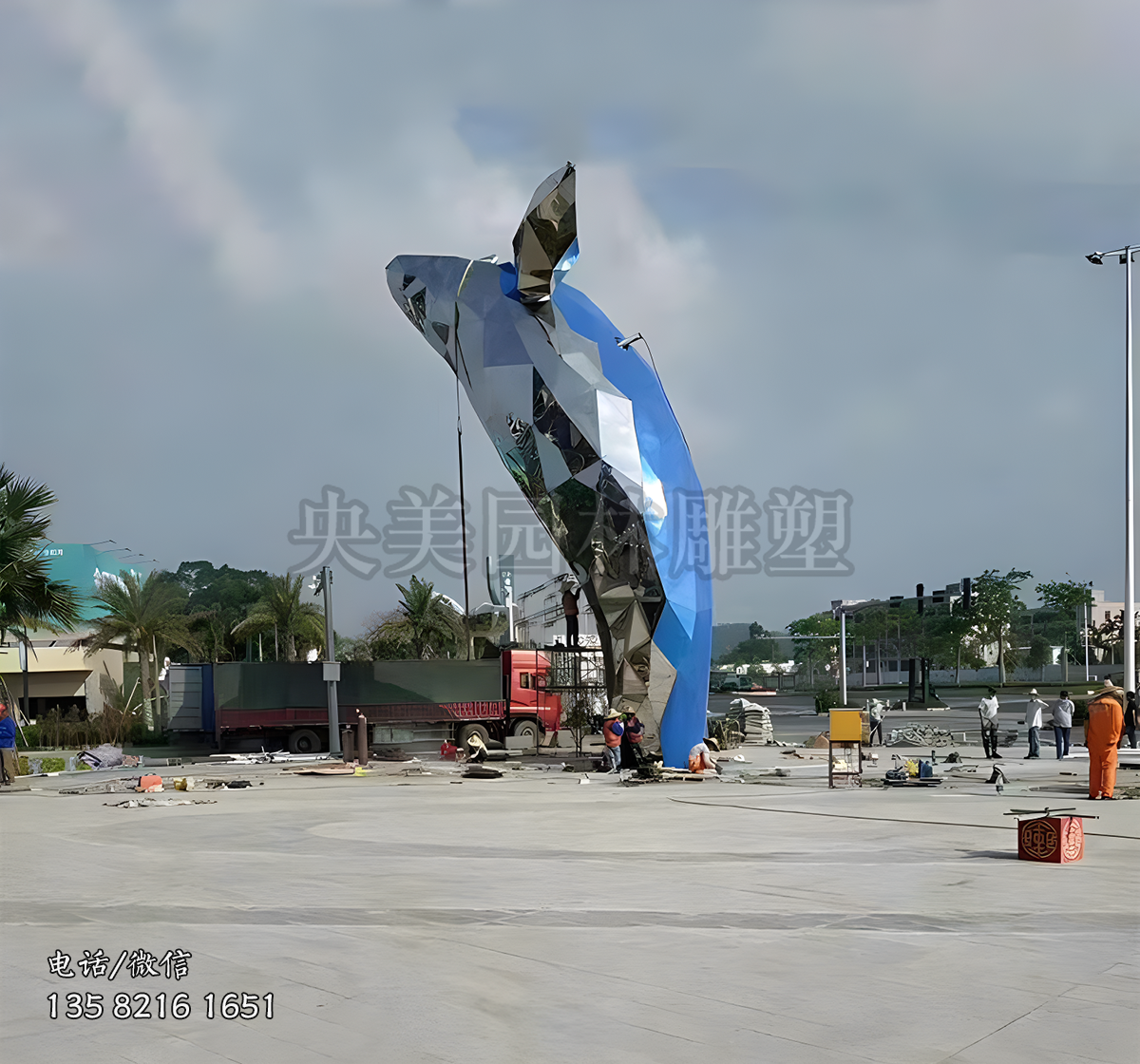 几何块面不锈钢鲸鱼雕塑