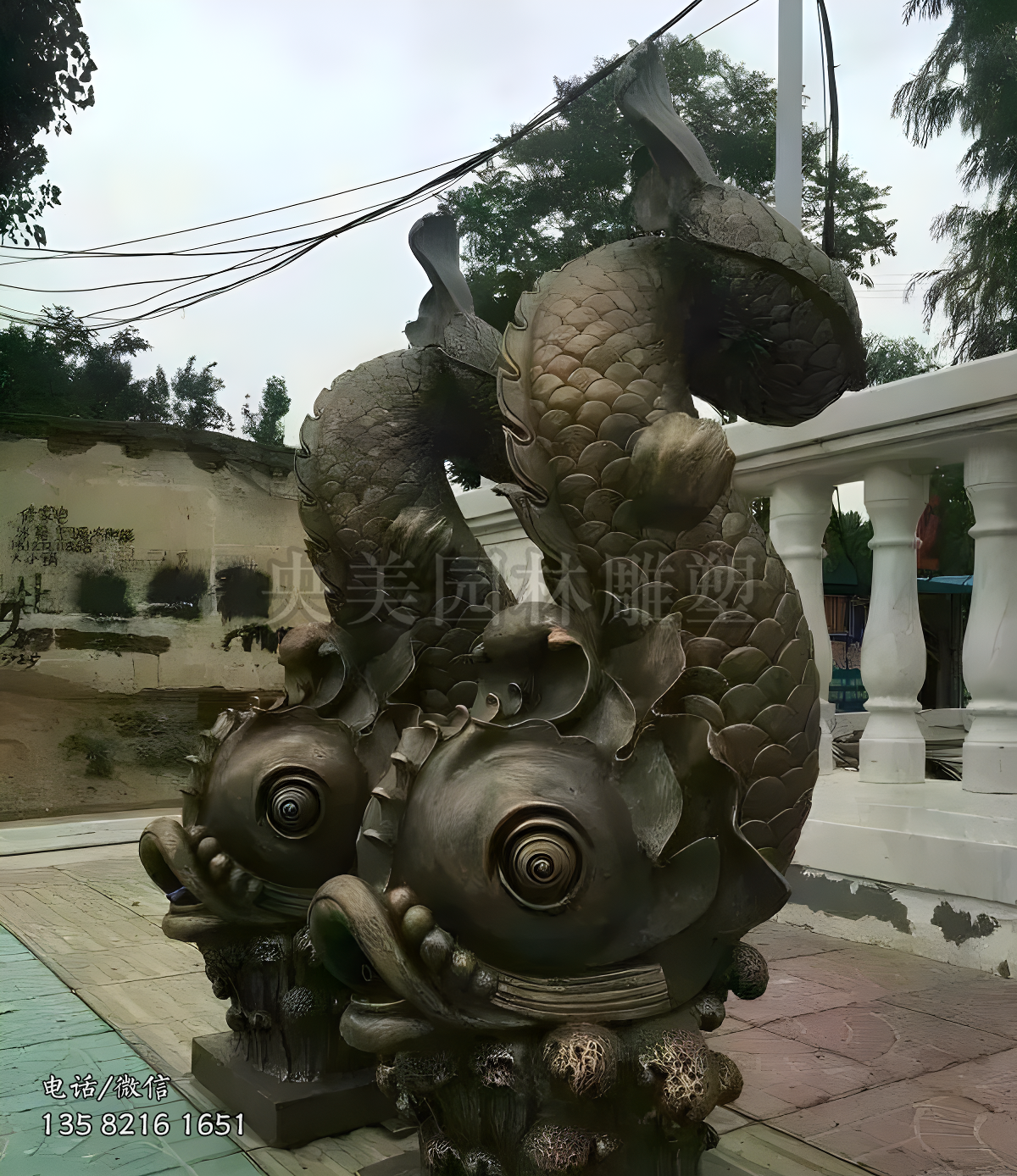 锻铜喷水鱼造型雕塑