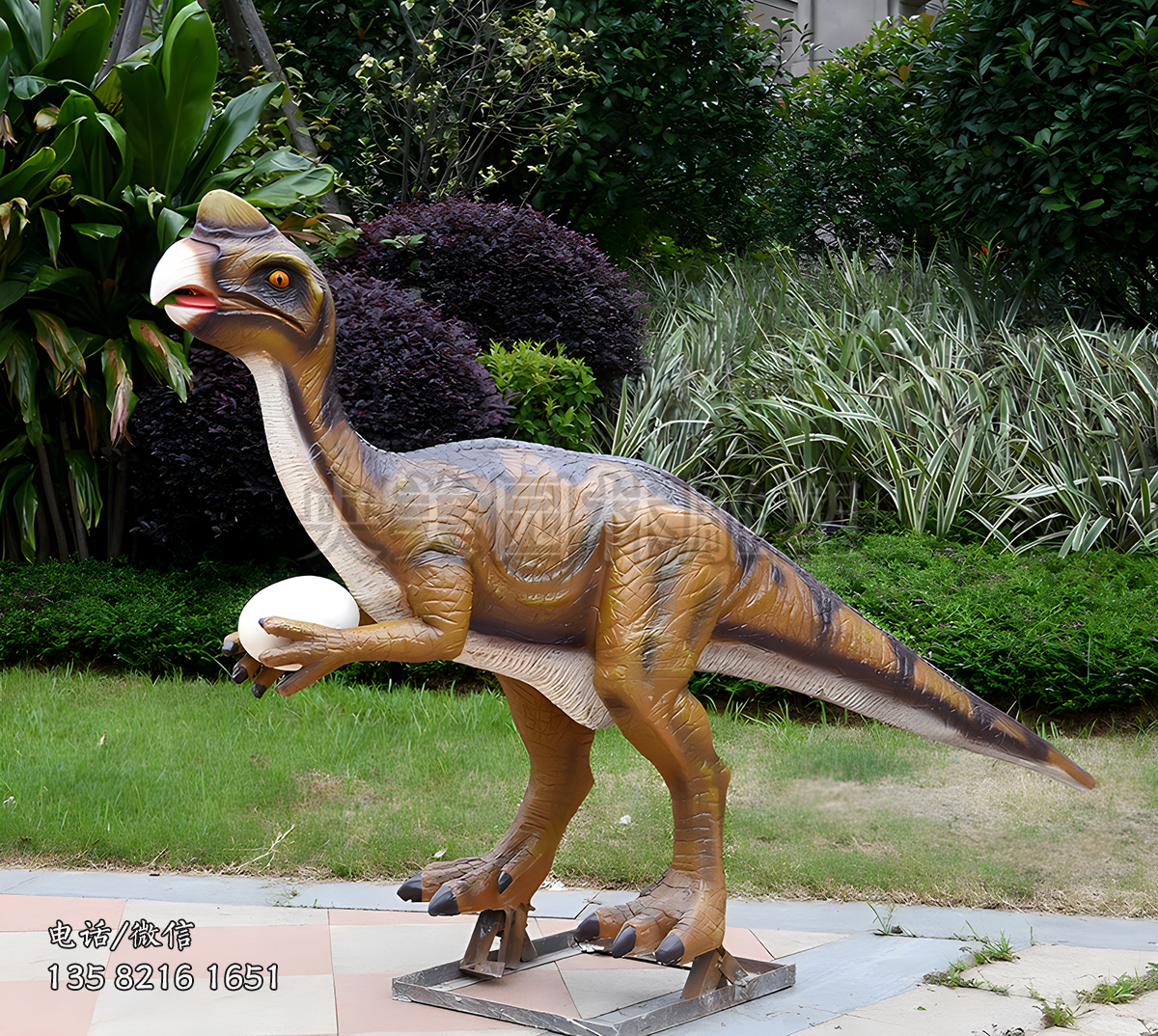 玻璃钢仿真鹦嘴恐龙雕塑