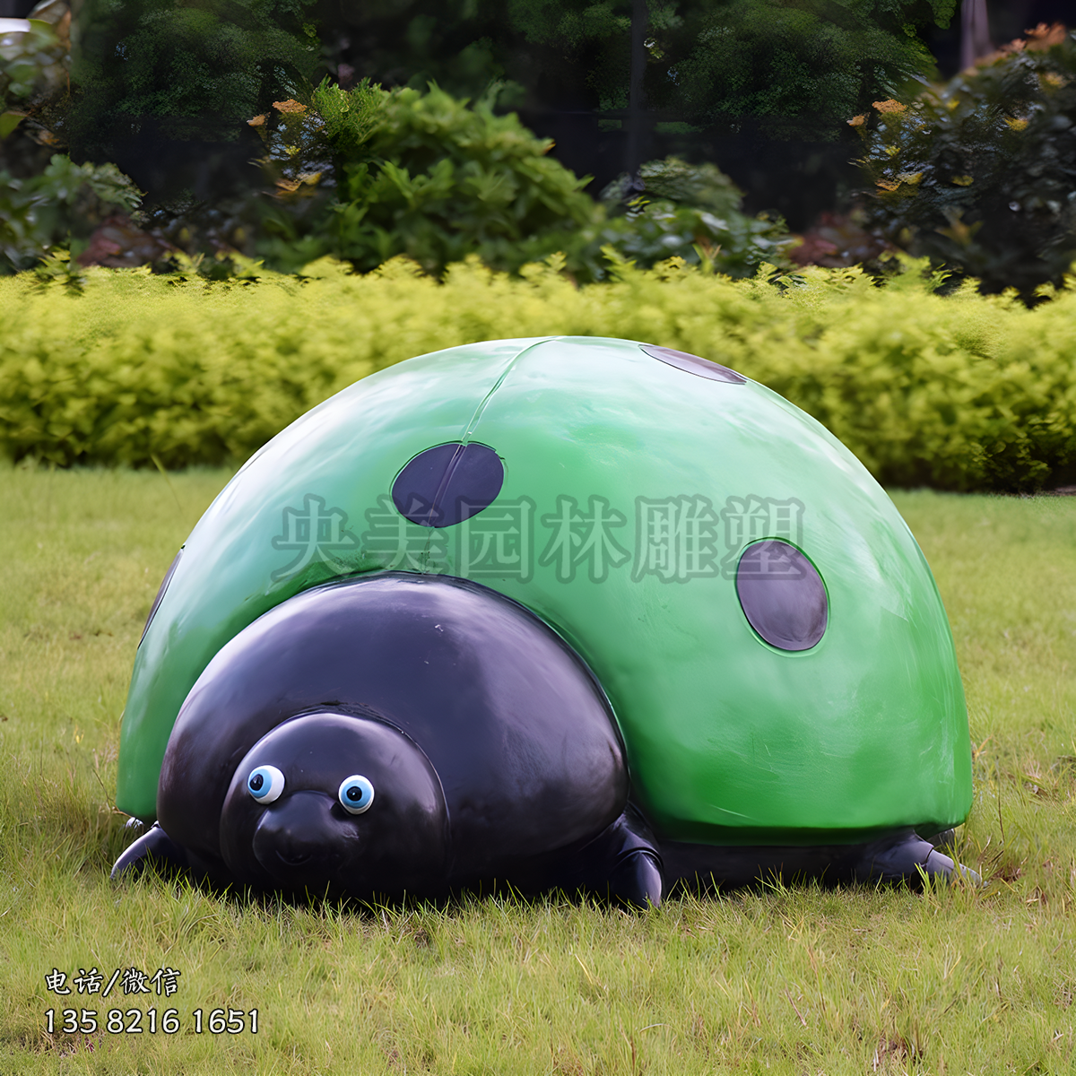 绿色的玻璃钢彩绘瓢虫雕塑