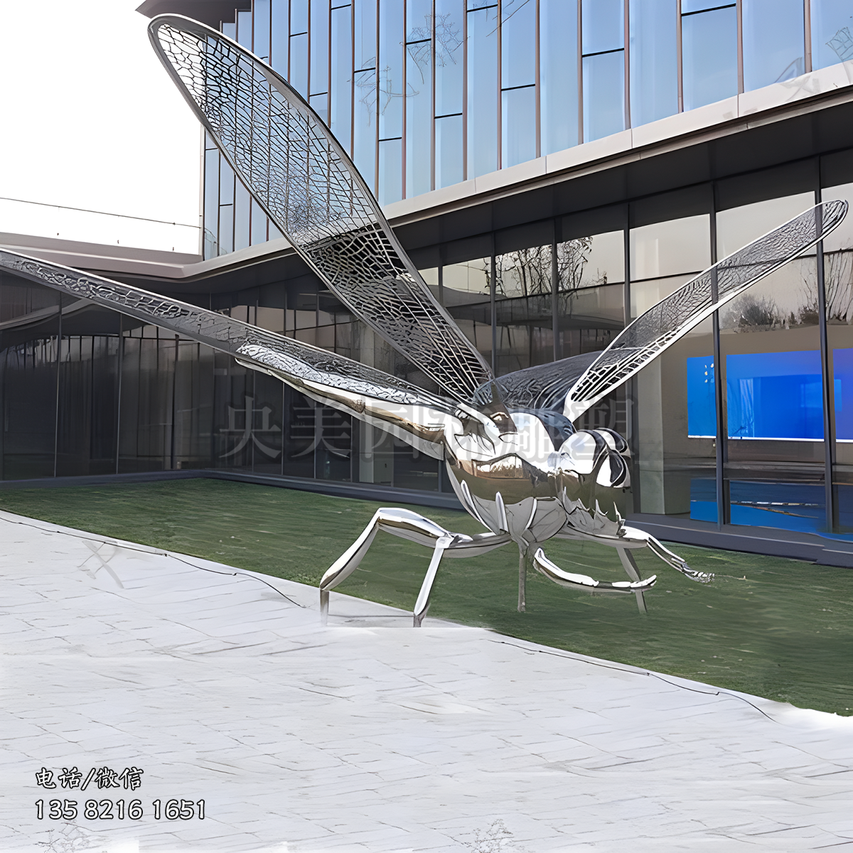 不锈钢镂空镜面蜻蜓雕塑