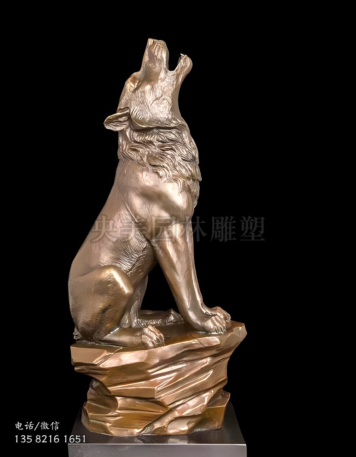 仰头狼嚎的铸铜狼雕塑