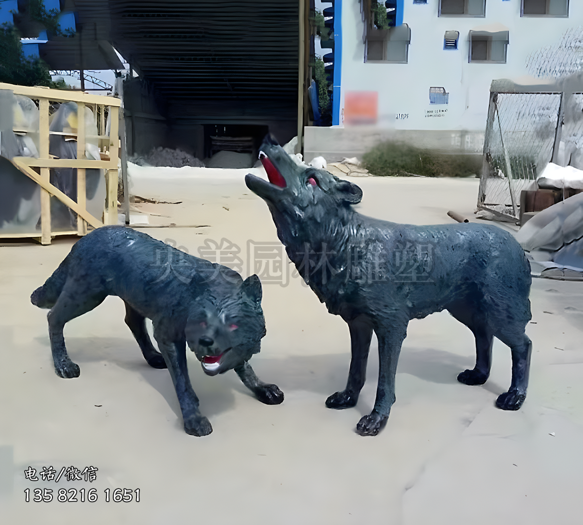 玻璃钢仿真狼雕塑