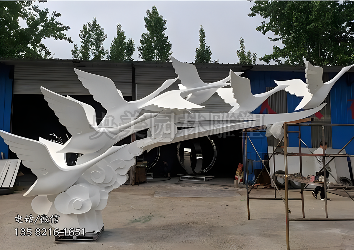 不锈钢喷漆大雁雕塑群景观雕塑