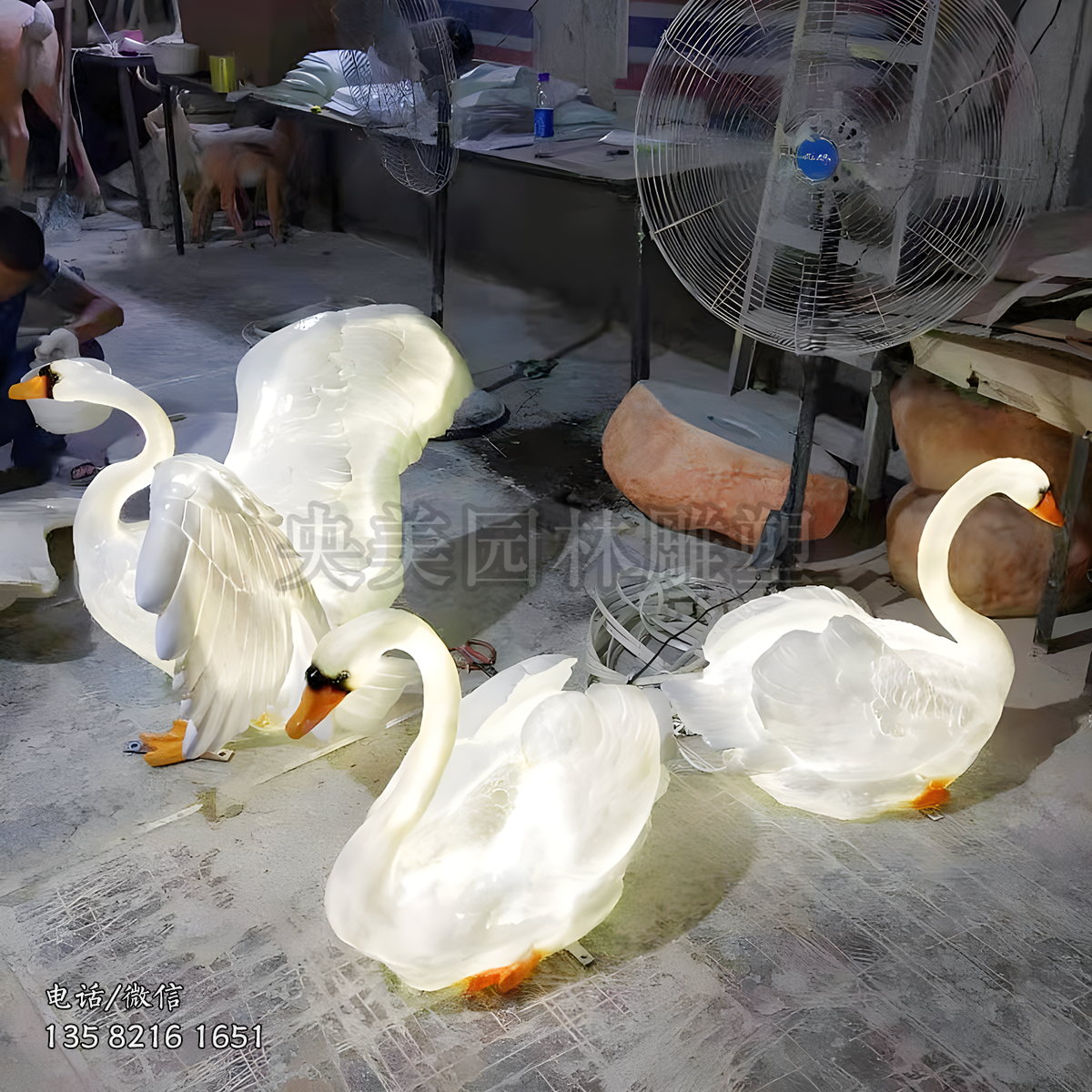 玻璃钢发光（透光）大鹅雕塑