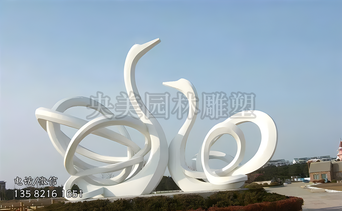 像花儿一样的抽象天鹅雕塑