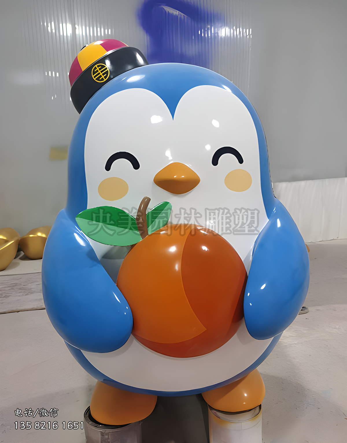 Q版卡通玻璃钢企鹅雕塑