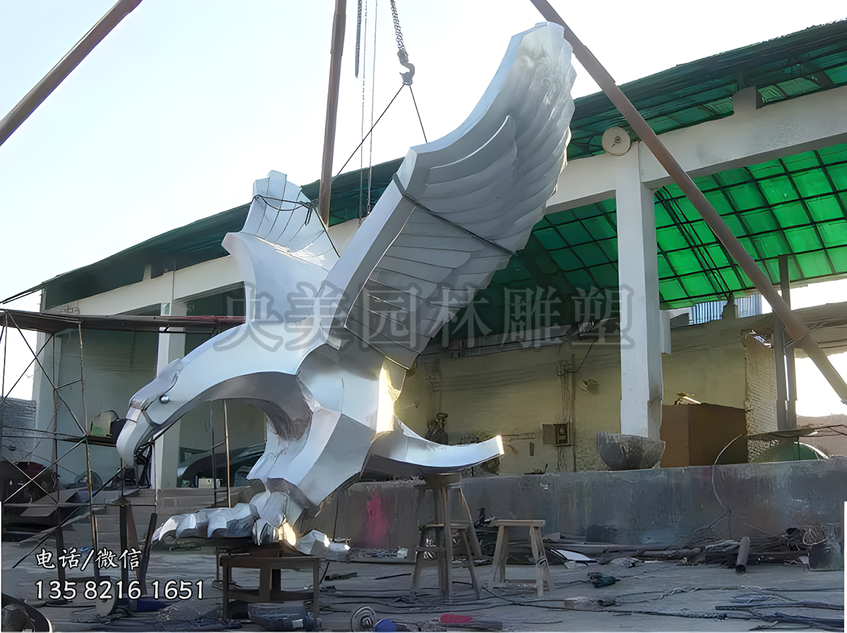 几何造型不锈钢老鹰雕塑