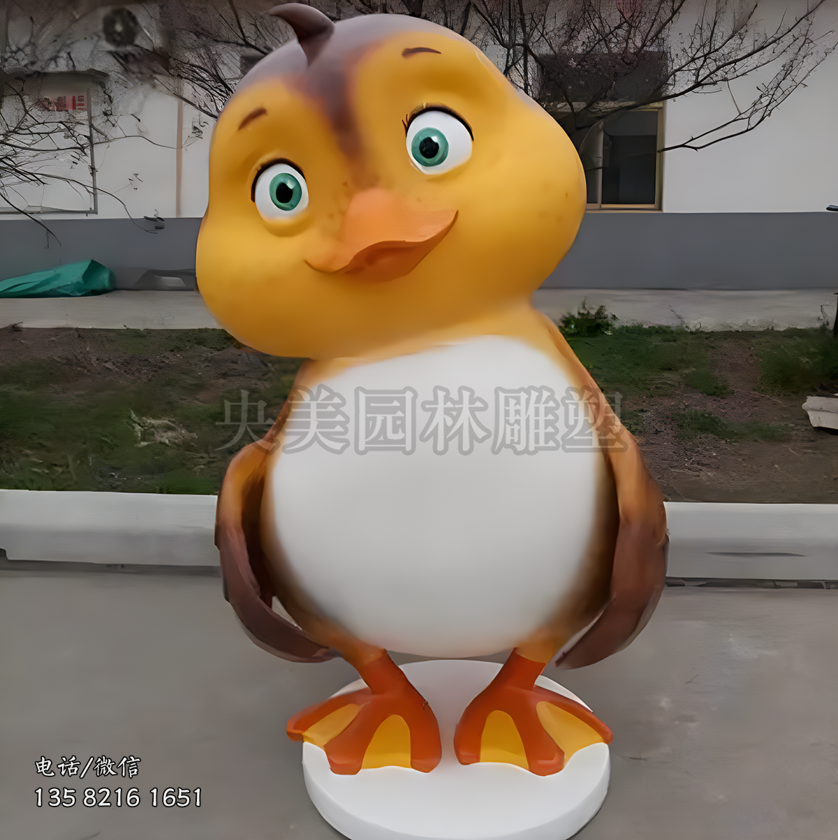 歪头鸭子卡通雕塑