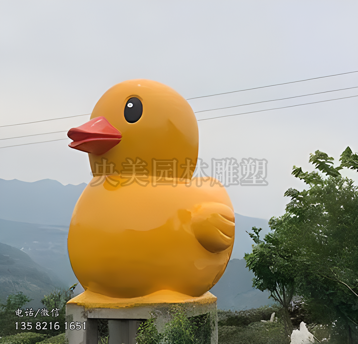 大型小黄鸭卡通雕塑