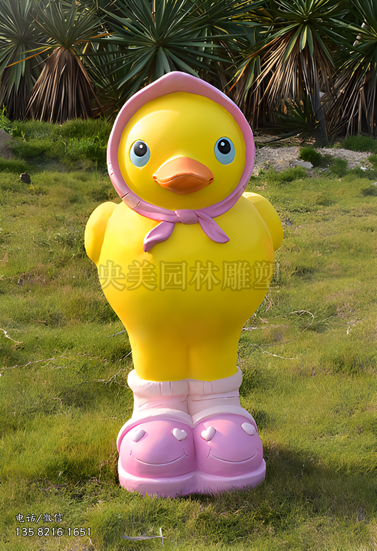小黄鸭卡通公仔雕塑
