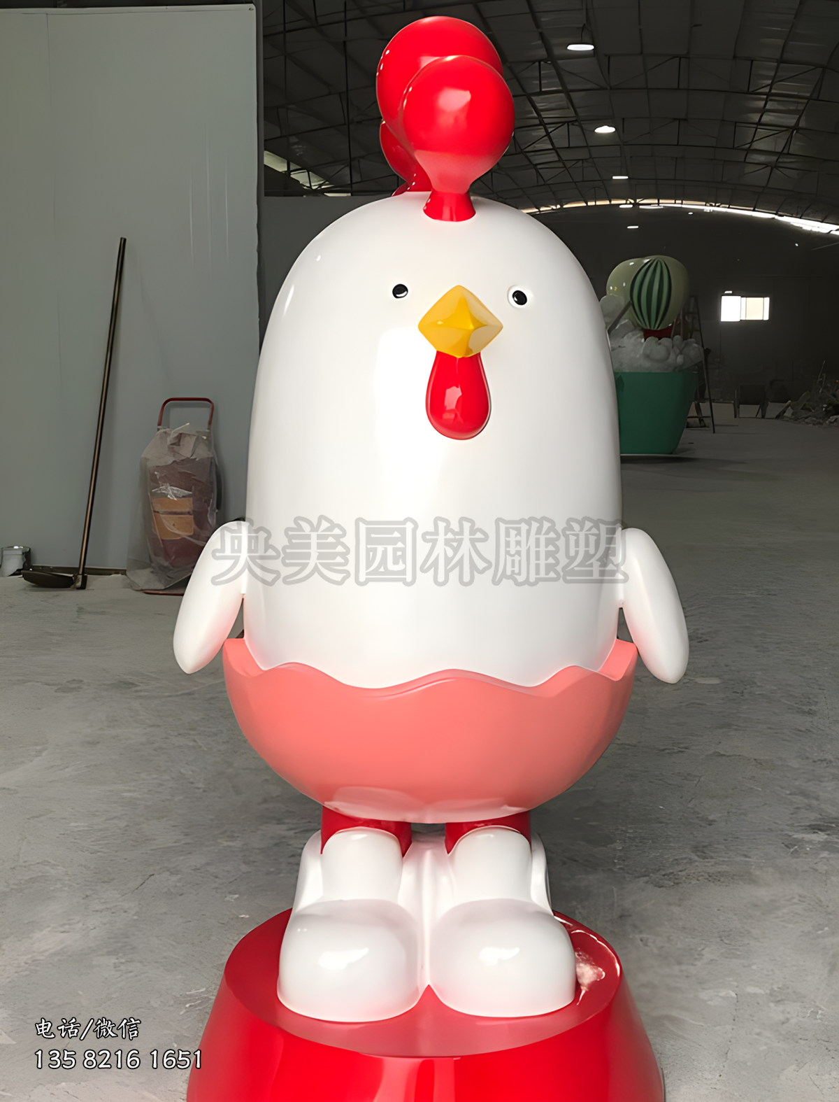 玻璃钢抽象卡通鸡雕塑