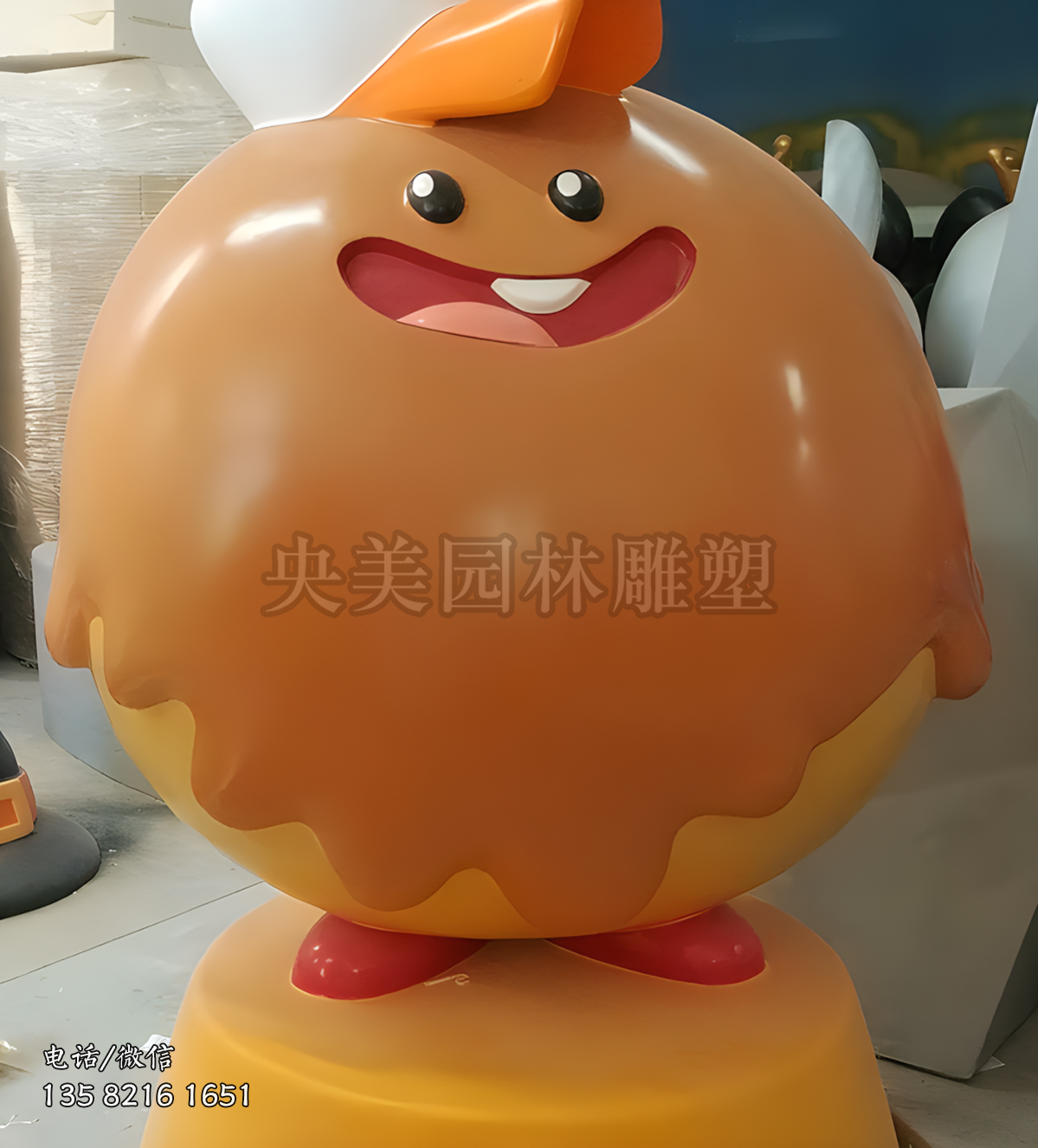 超可爱圆球型卡通小鸡雕塑
