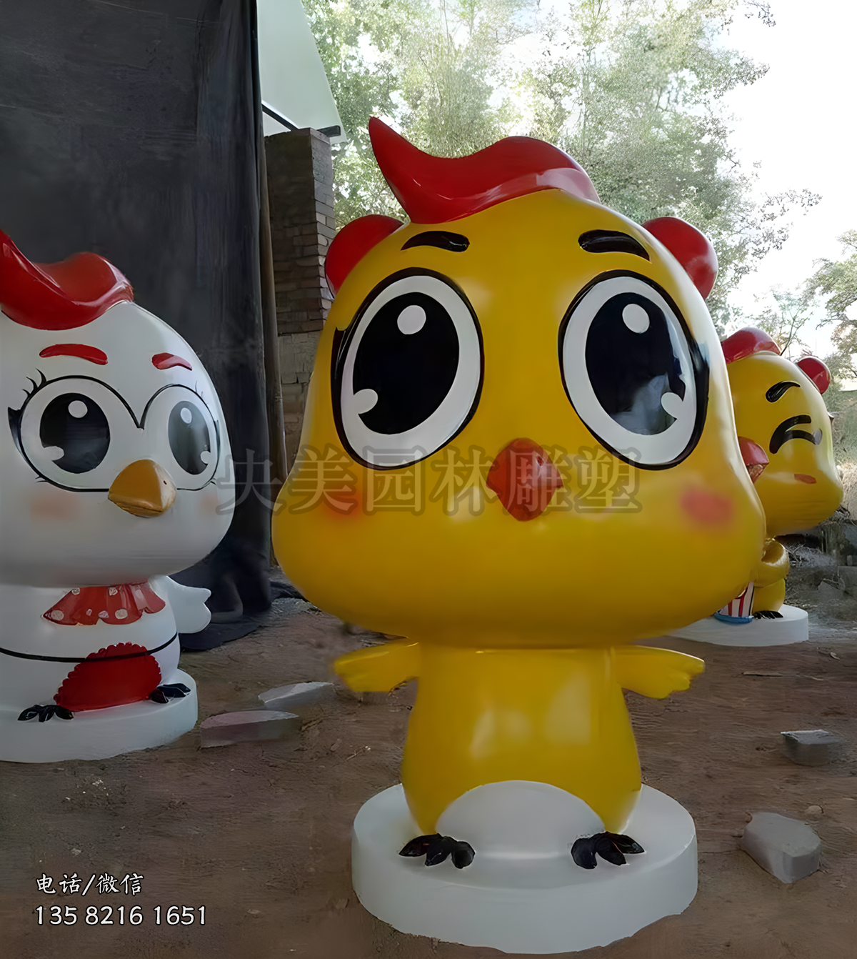 卡通鸡雕塑公仔