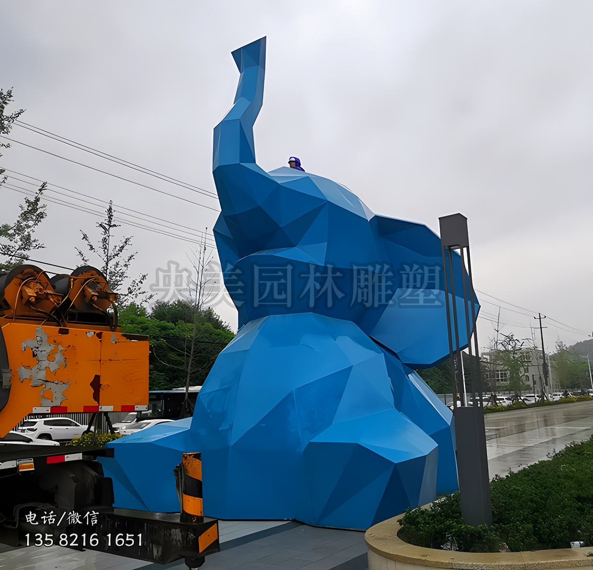 卡通不锈钢大象切面造型雕塑