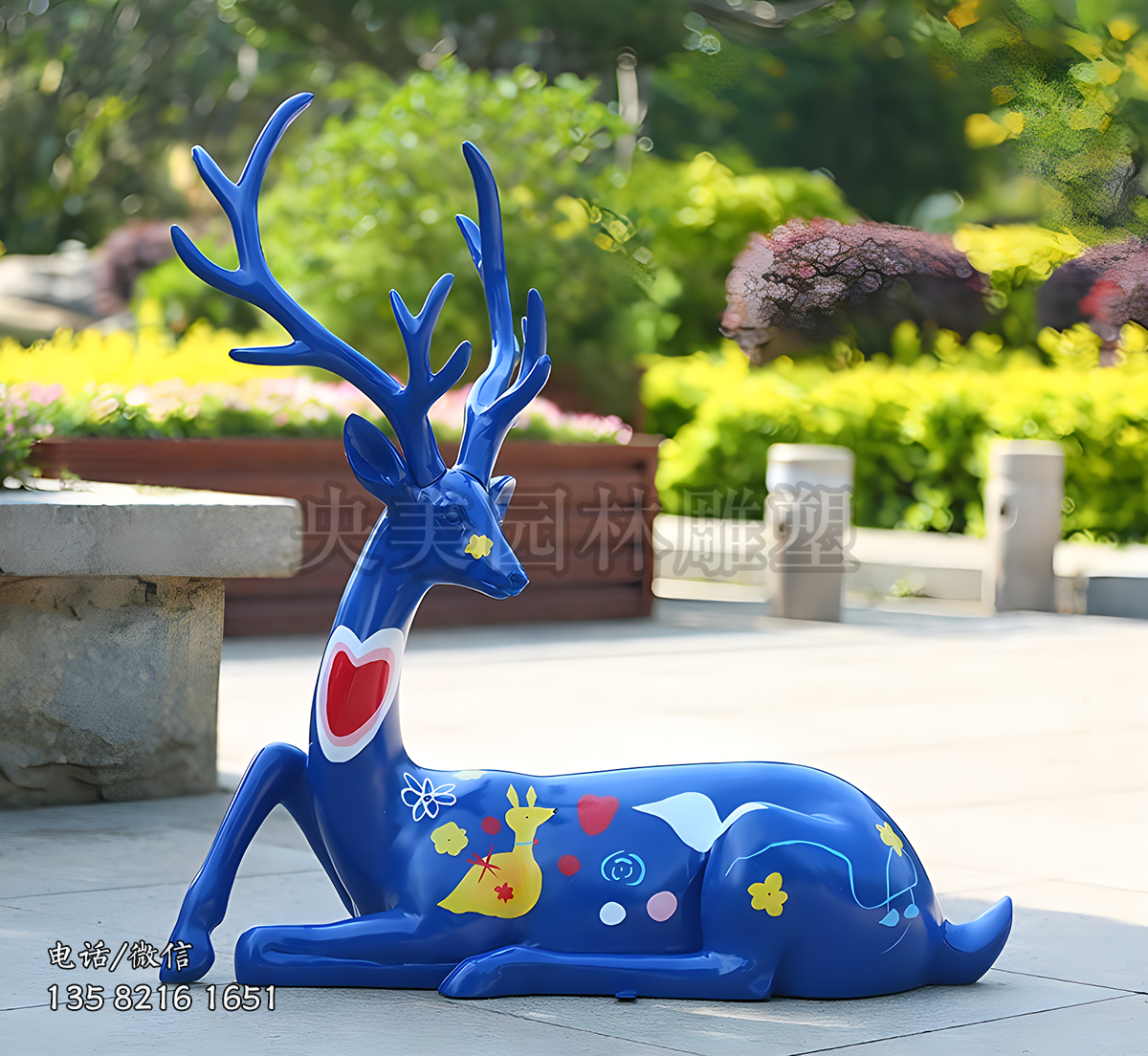 卧着的玻璃钢蓝色彩绘梅花鹿雕塑