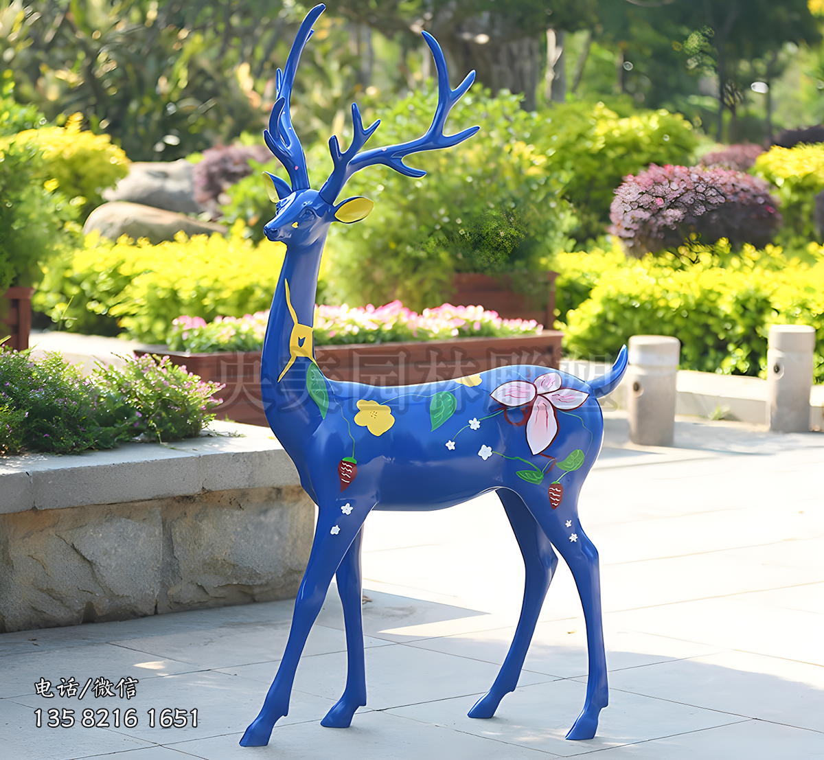 玻璃钢彩绘蓝色梅花鹿雕塑