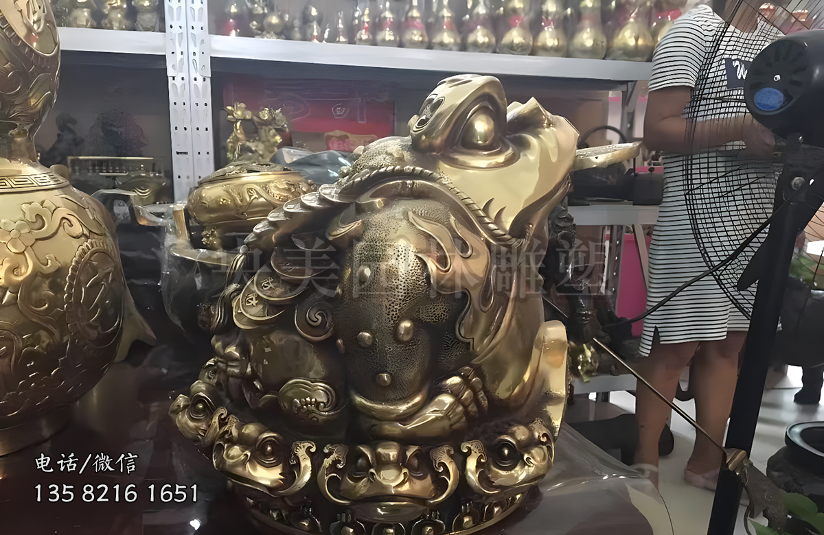 纯铜铸造金蟾雕塑摆件