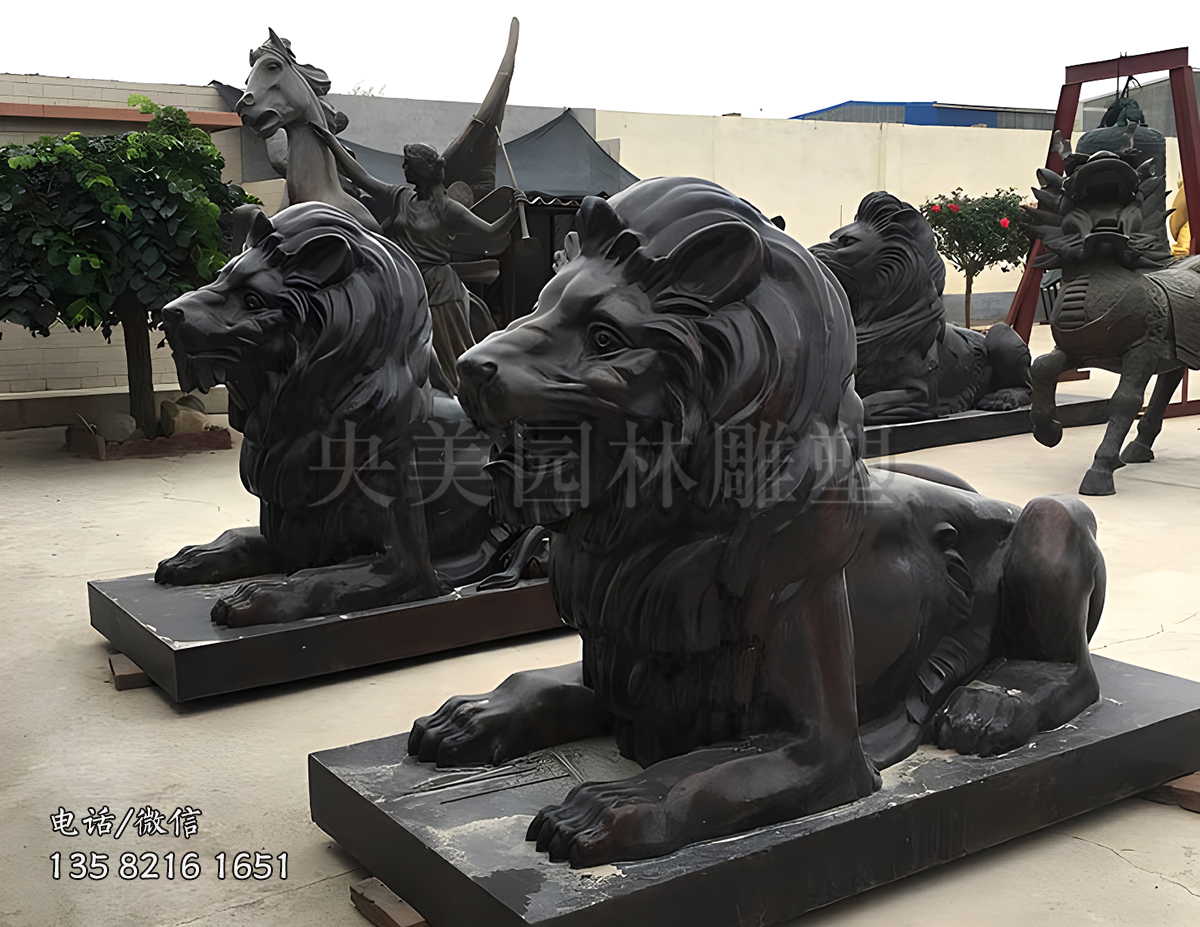 汇丰爬狮子铜雕