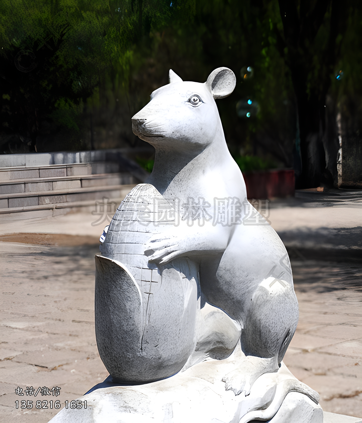 抱玉米的子鼠赢博官网景观雕塑
