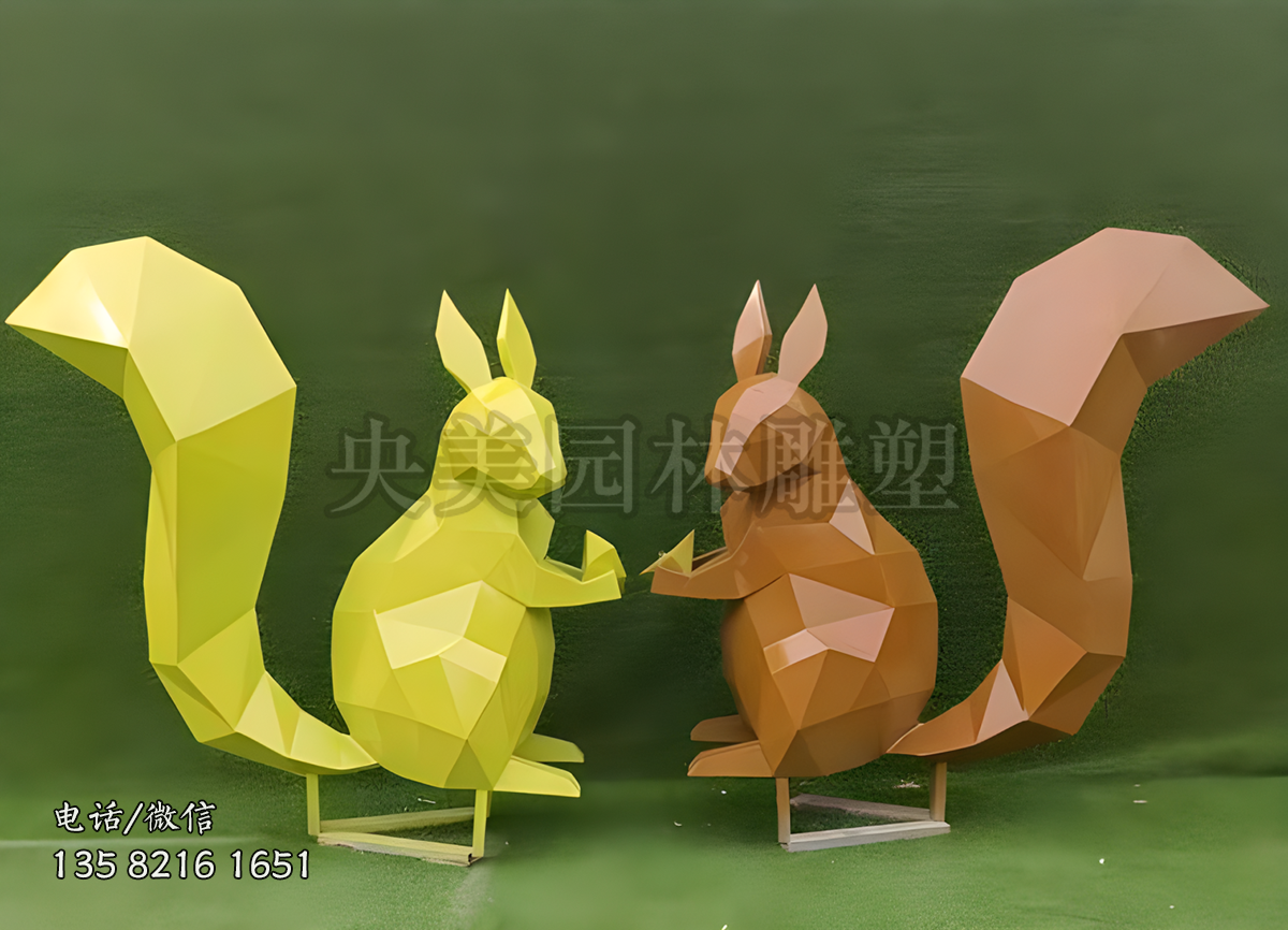 几何块面不锈钢松鼠雕塑