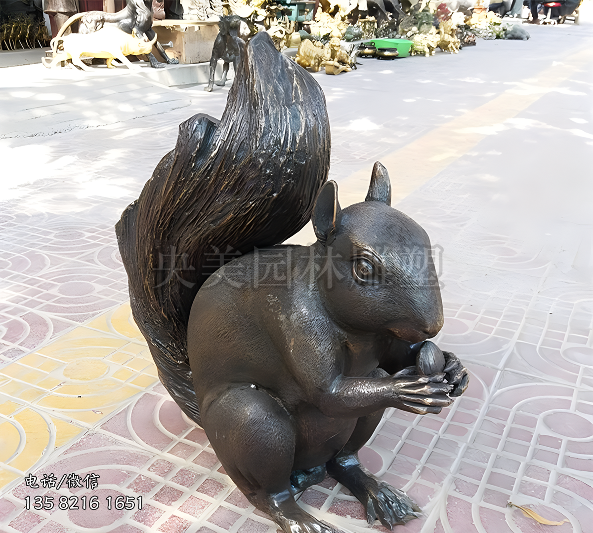 铸铜松鼠雕塑