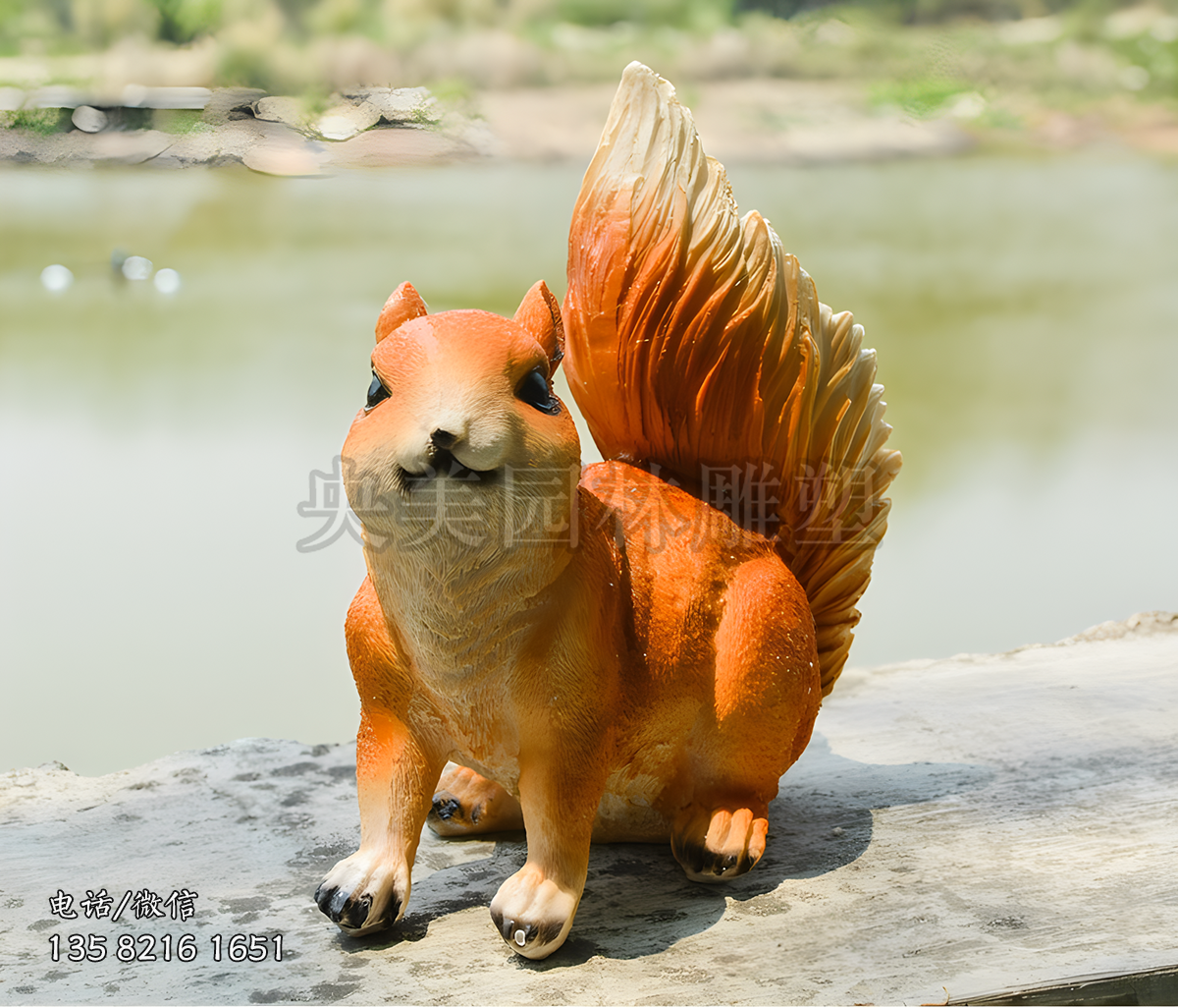 玻璃钢仿真松鼠雕塑