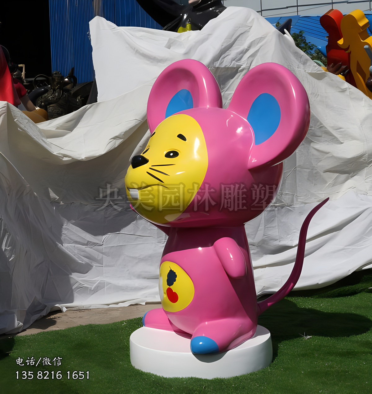 玻璃钢彩绘卡通老鼠雕塑