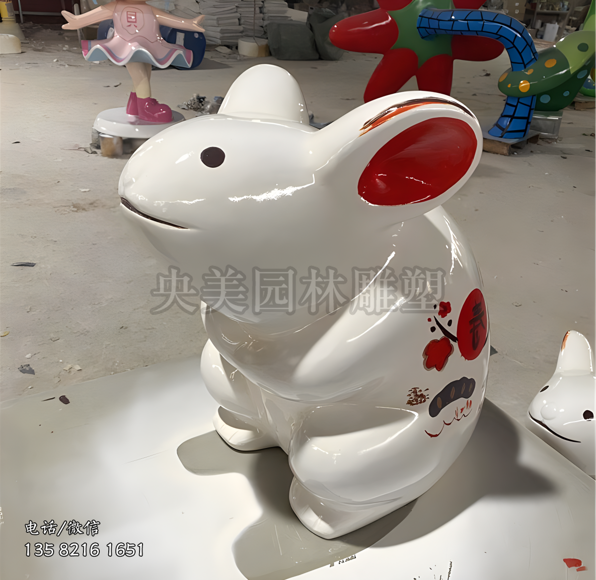 玻璃钢仿陶瓷造型卡通老鼠雕塑