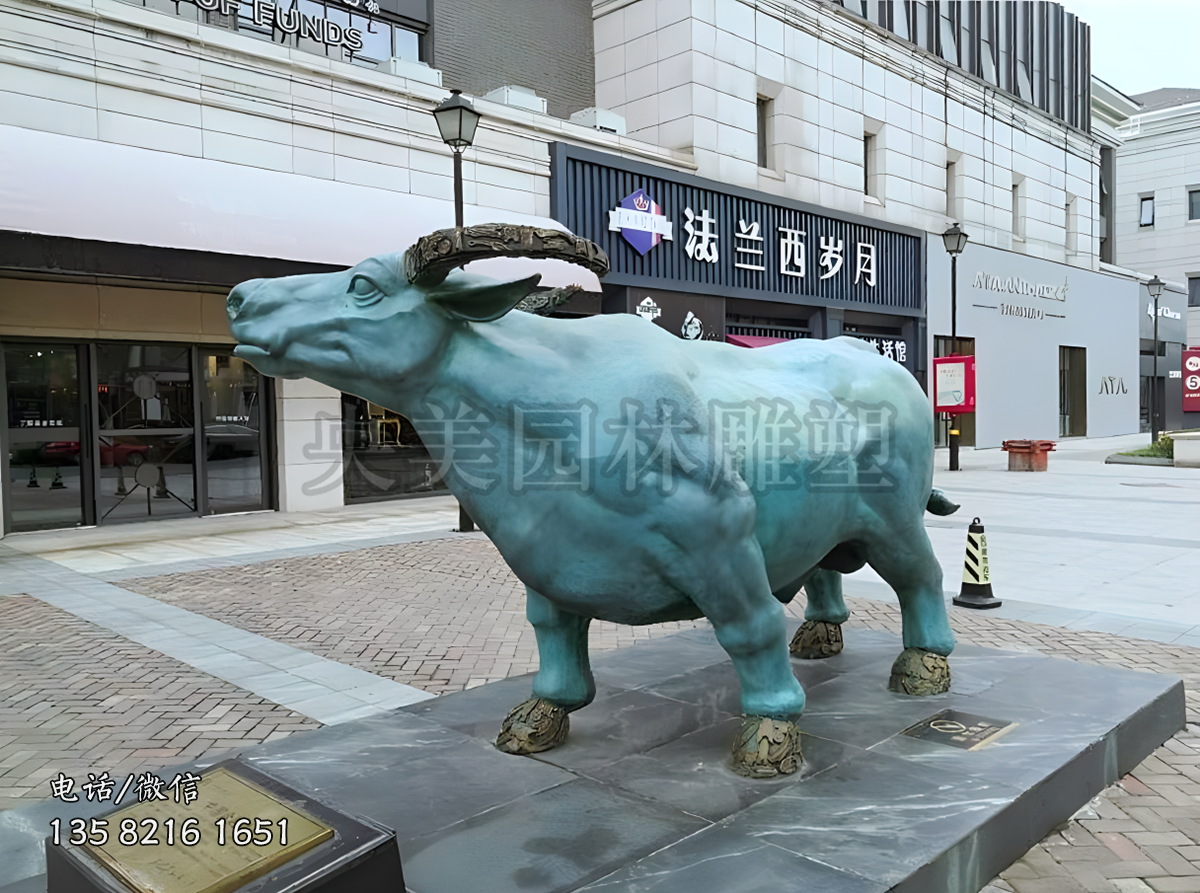 青铜铸造牛雕塑