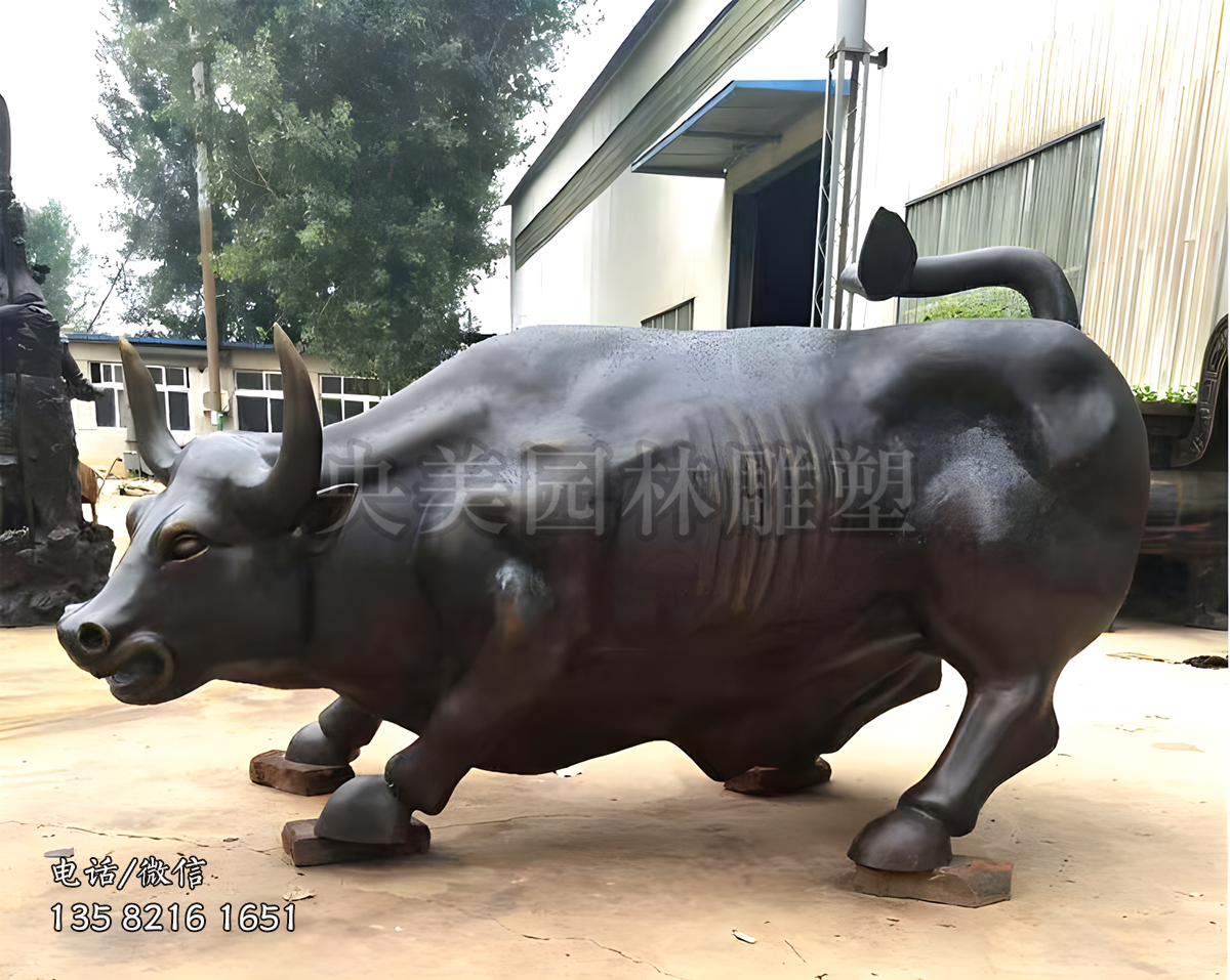 华尔街铜牛景观雕塑