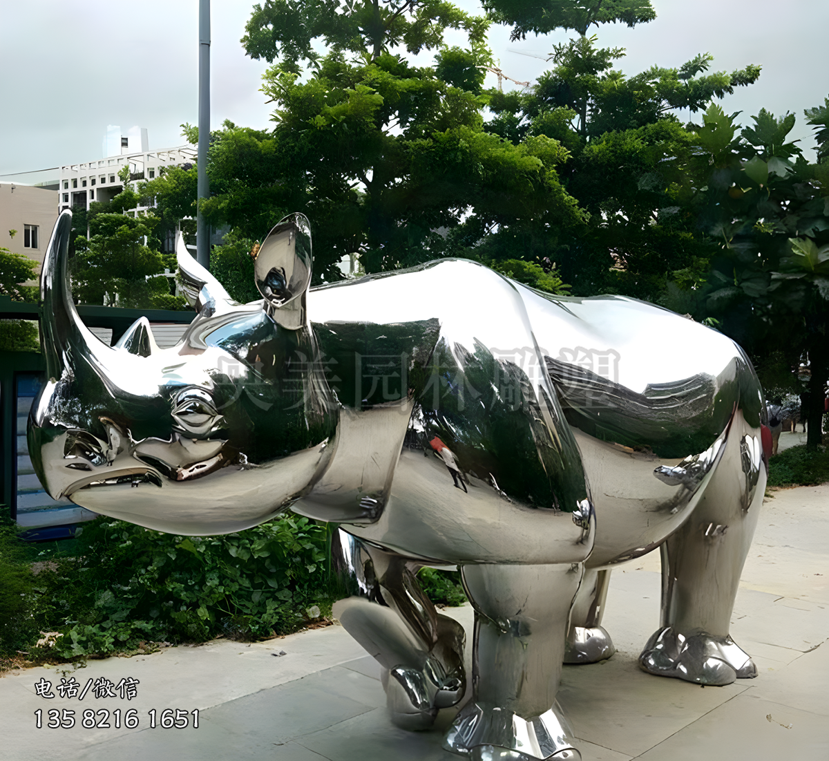 不锈钢犀牛镜面雕塑