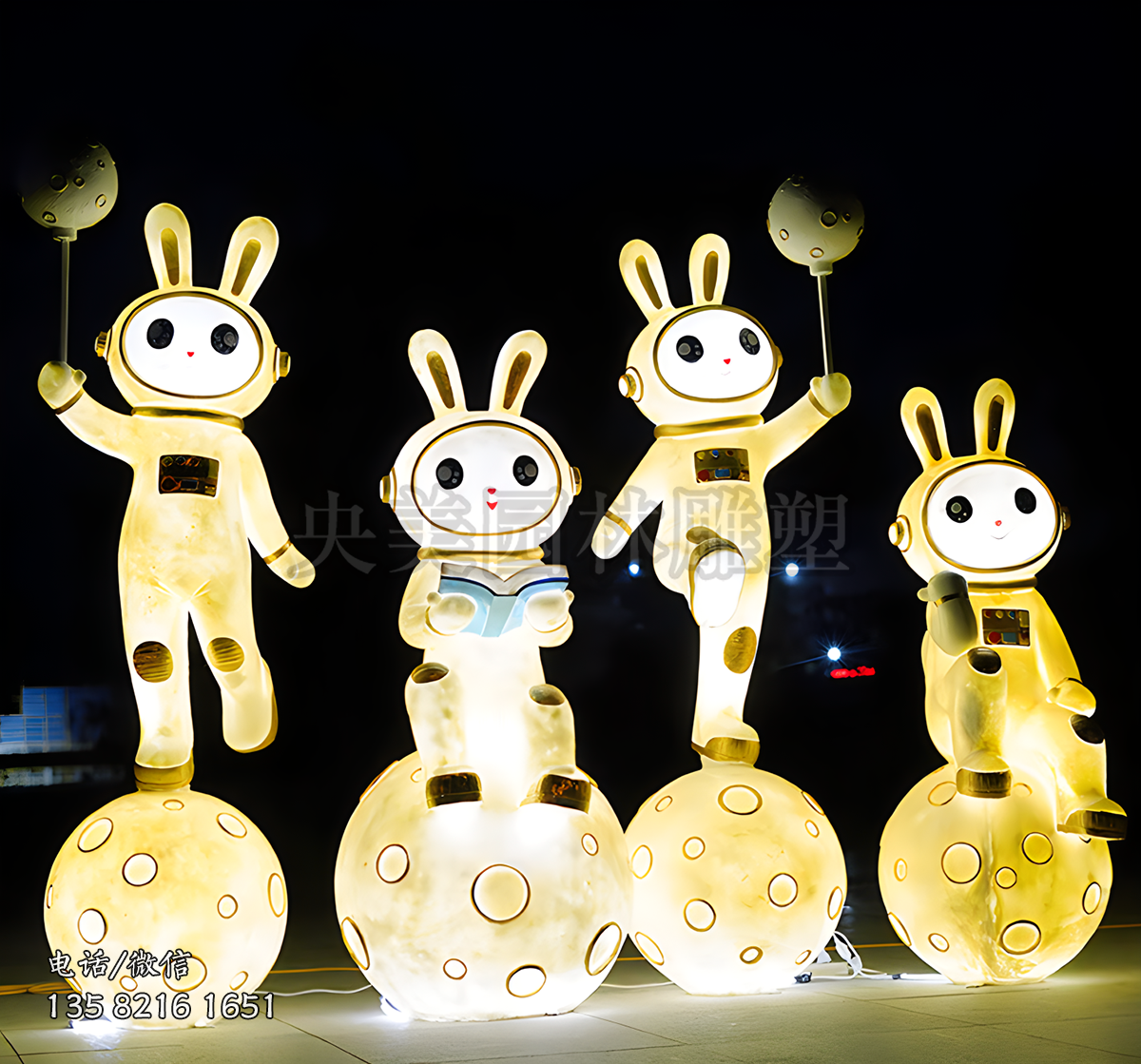 玻璃钢发光太空兔子（宇航员造型）雕塑