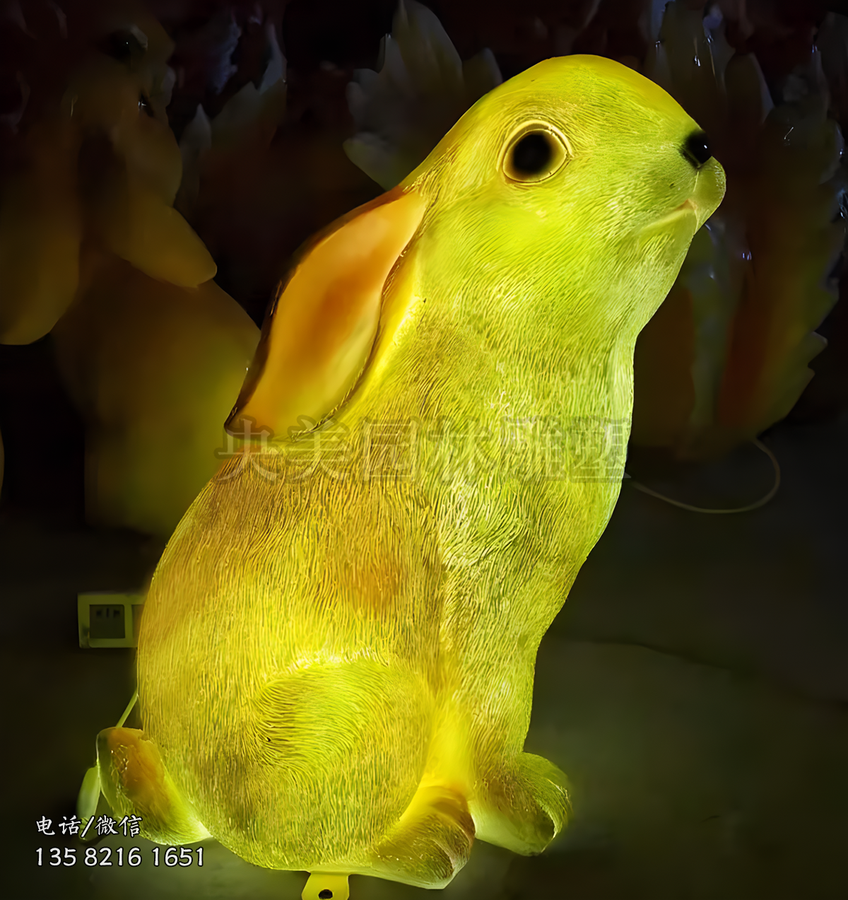 玻璃钢透明发光兔子雕塑