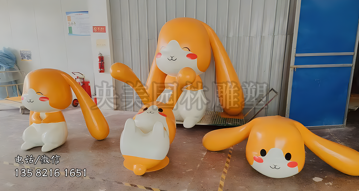 长耳朵玻璃钢卡通兔子雕塑