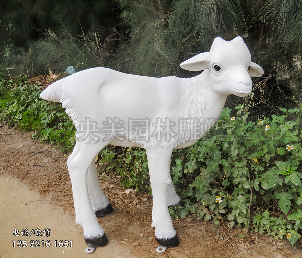 玻璃钢仿真小山羊雕塑