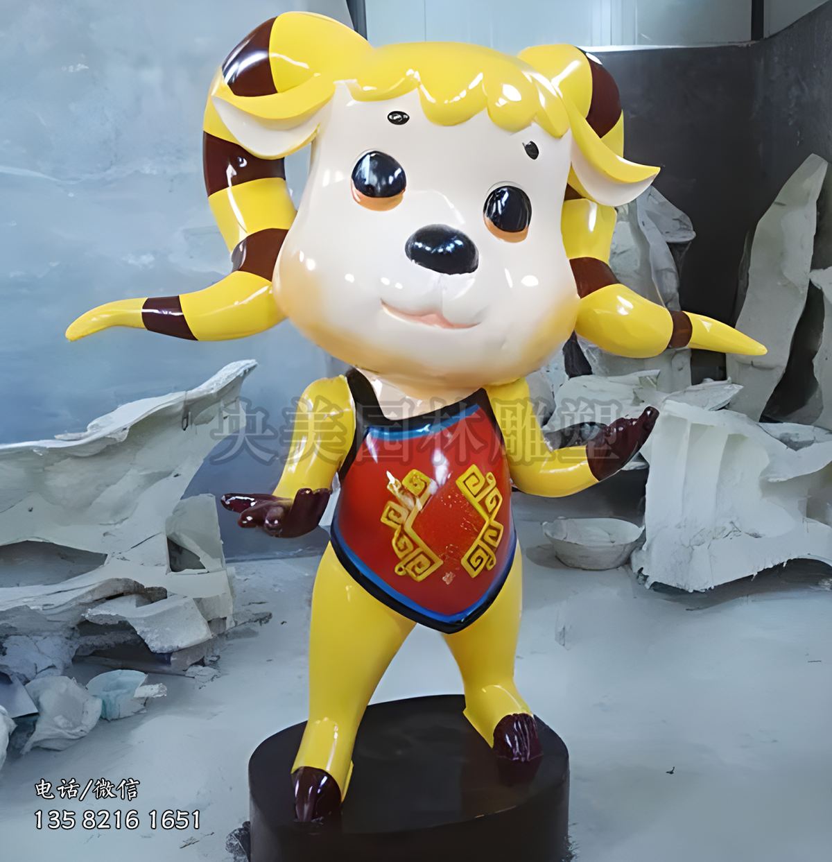 民族风卡通小羊雕塑