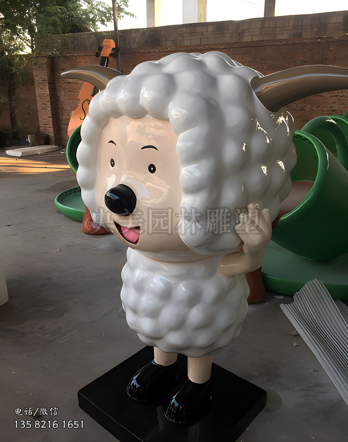懒羊羊动漫人物雕塑摆件