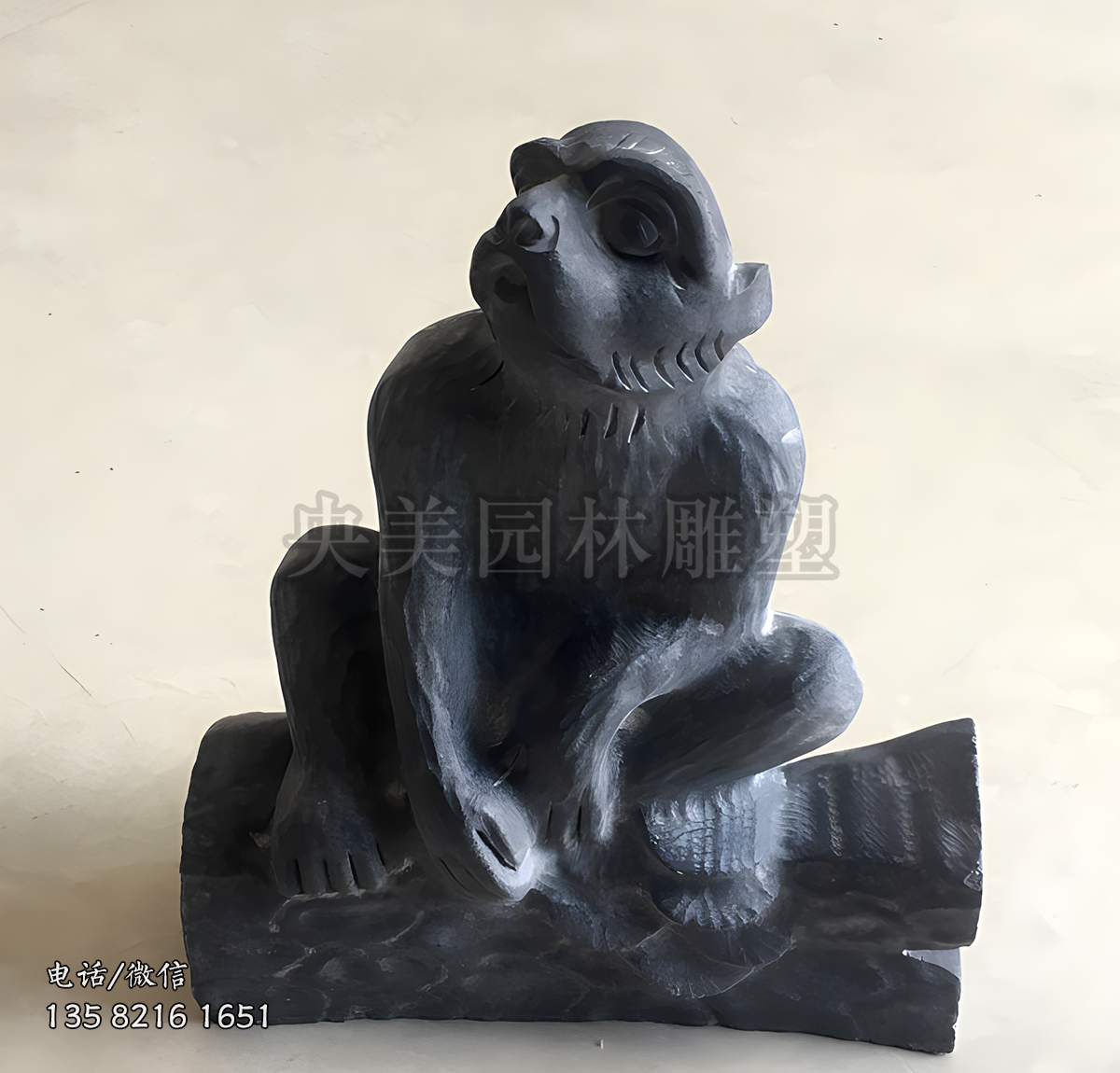 青赢博官网刻猴子赢博官网摆件