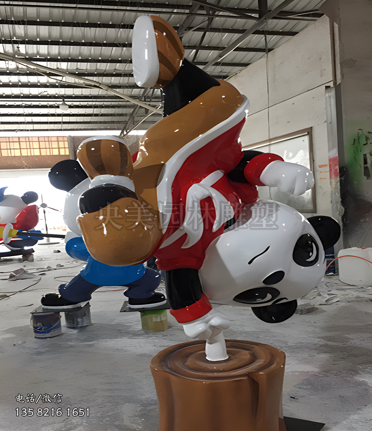 倒立一指禅卡通熊猫雕塑