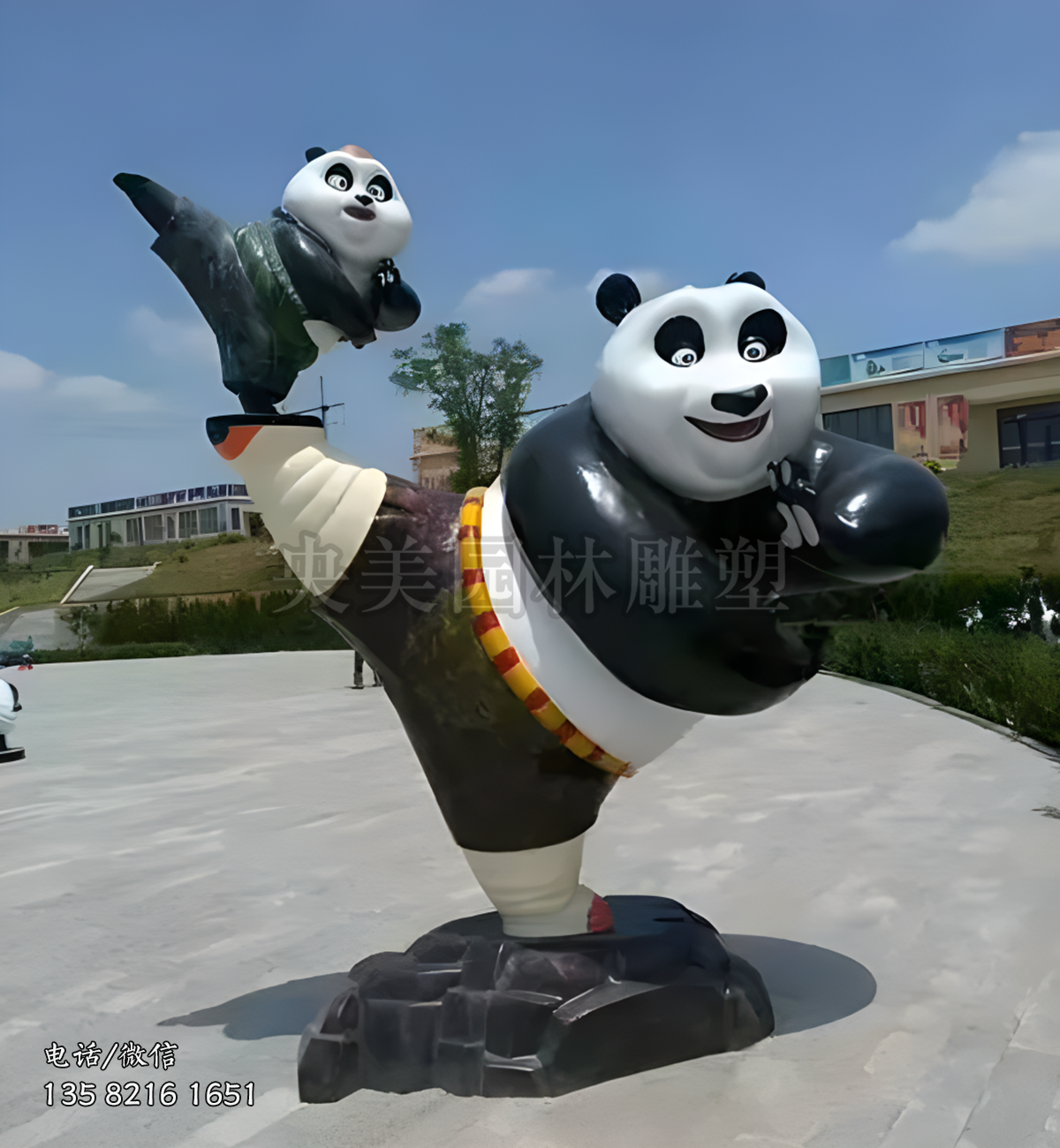 一大一小功夫熊猫雕塑