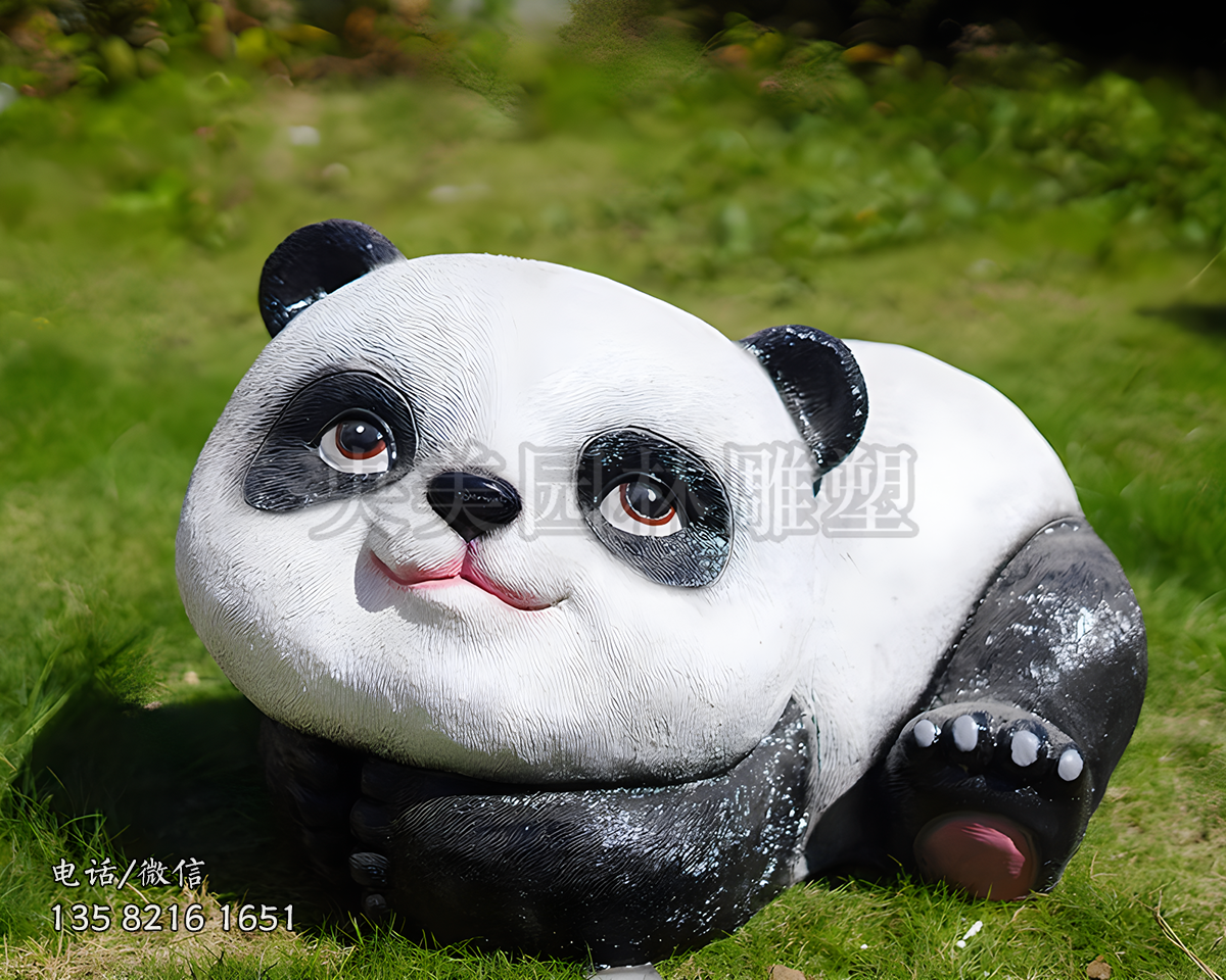 毛面玻璃钢熊猫雕塑
