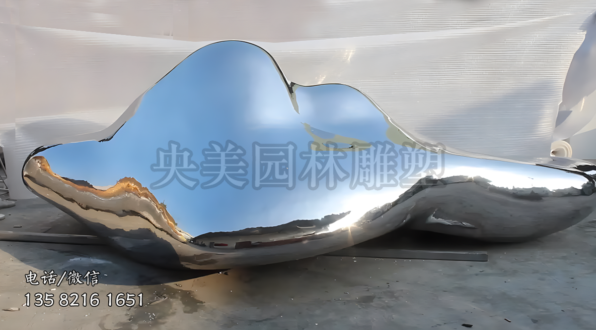 镜面不锈钢云朵造型雕塑