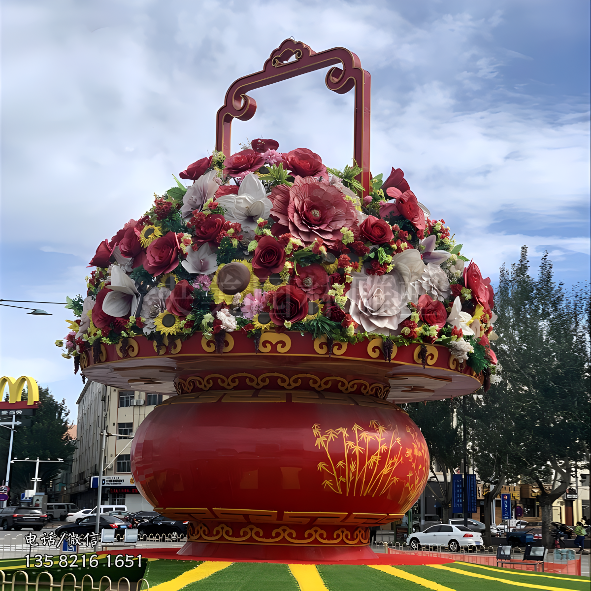 玻璃钢大型花篮景观雕塑