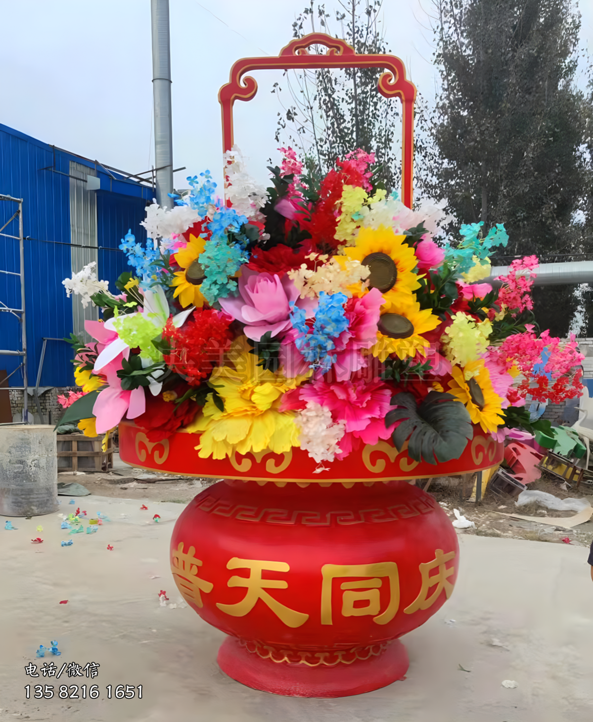 玻璃钢仿真绢花花篮雕塑